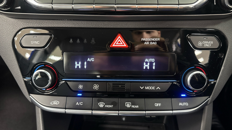 Hyundai IONIQ 1.6 GDi Hybrid Premium SE 5dr DCT Hybrid Hatchback